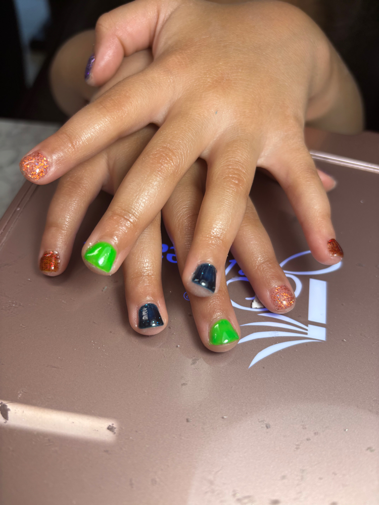 Kids Manicure & Pedicure