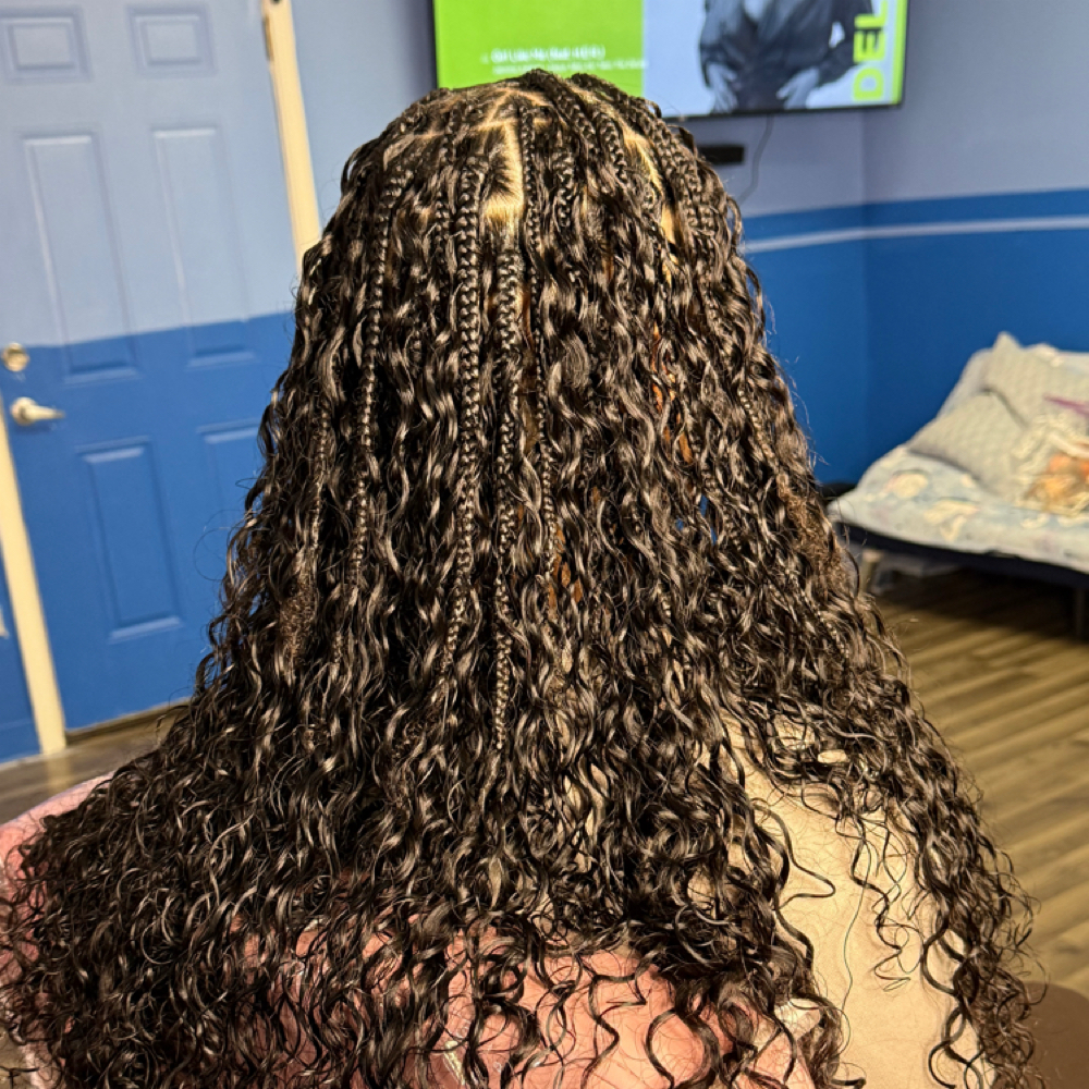 Mircale Knots at VERALUXEBEAUTYBYYANA in Waukegan, IL