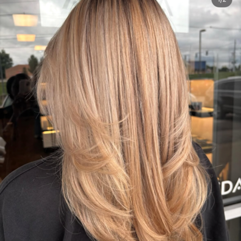 Shampoo Style at Denisha Aka Dee in Louisville, KY