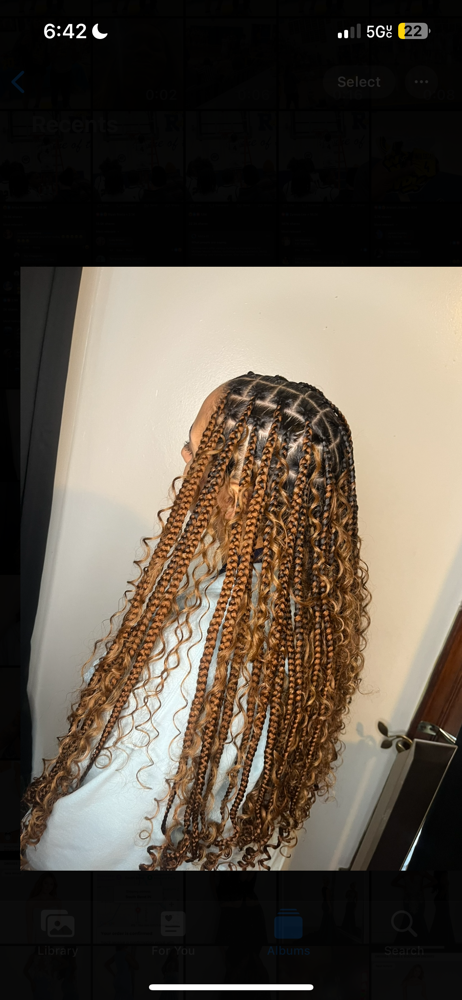 Medium knotless