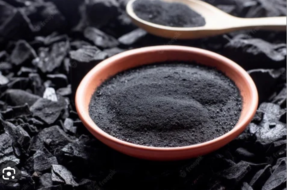 Charcoal Detox Deluxe Pedicure