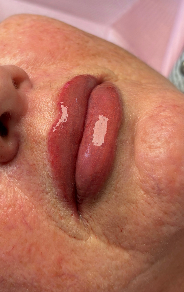 Lip & Chin Wax