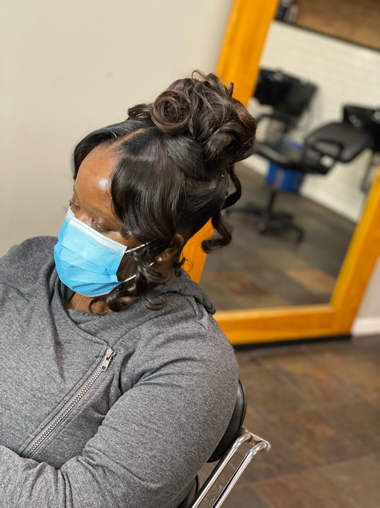 Versatile Sewin With Pin Up