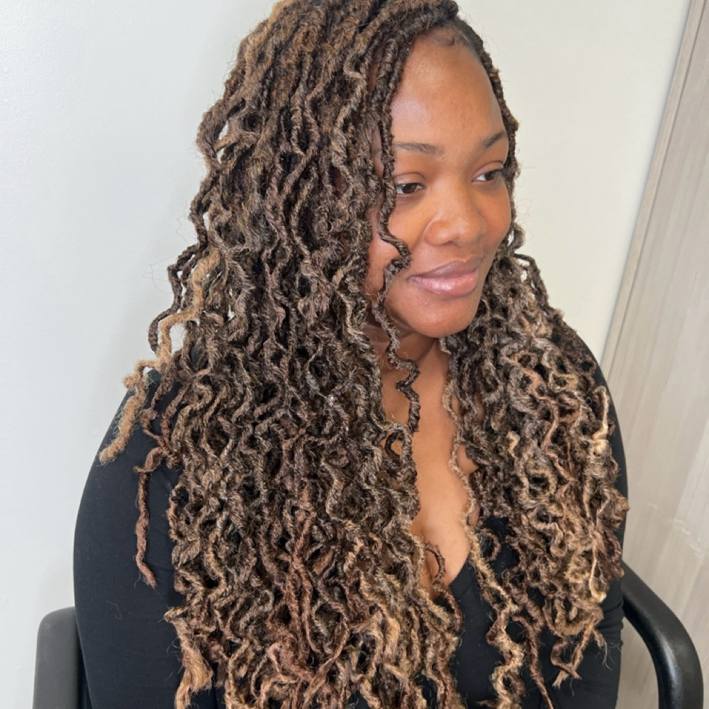 Crinkled 18 inch/ Mid Back Locs at ZaviaMonet Studios in Odenton, MD