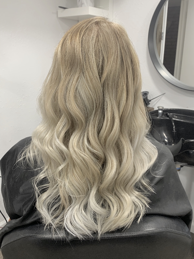 Bayalage Blonding Service