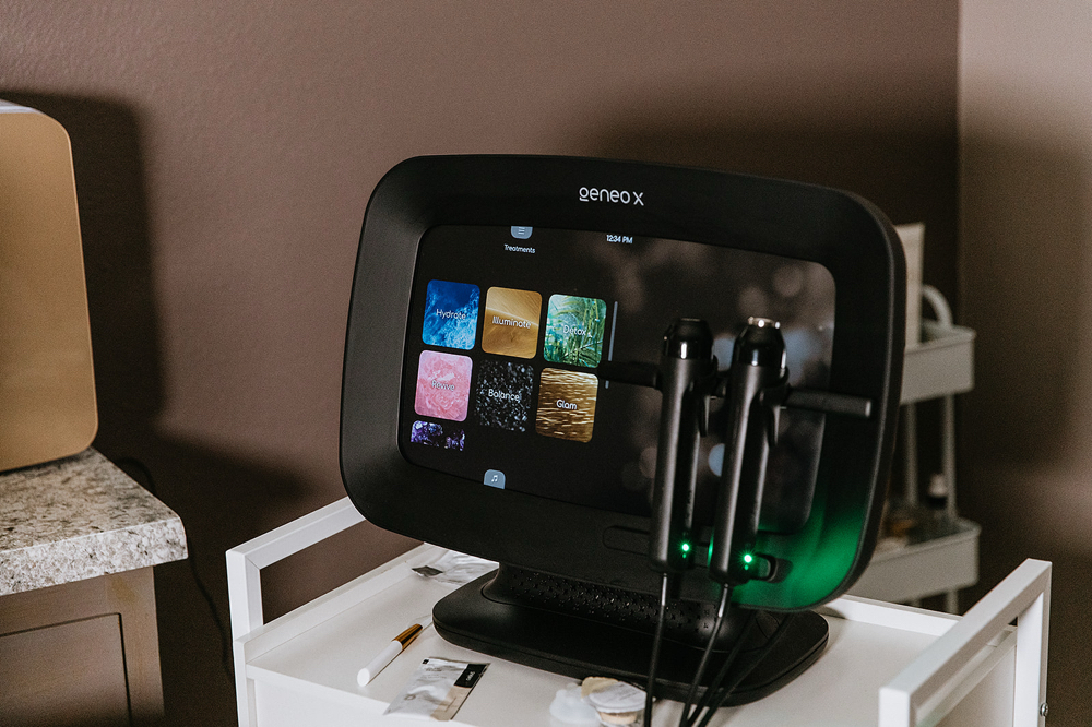 Geneo Glo2 Express at Ultimate Relaxation LLC in Jamestown, ND