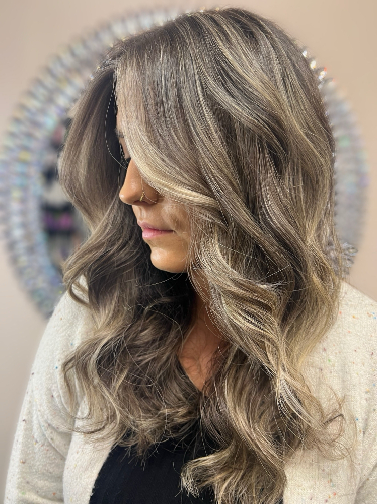Mini Blonding & Haircut