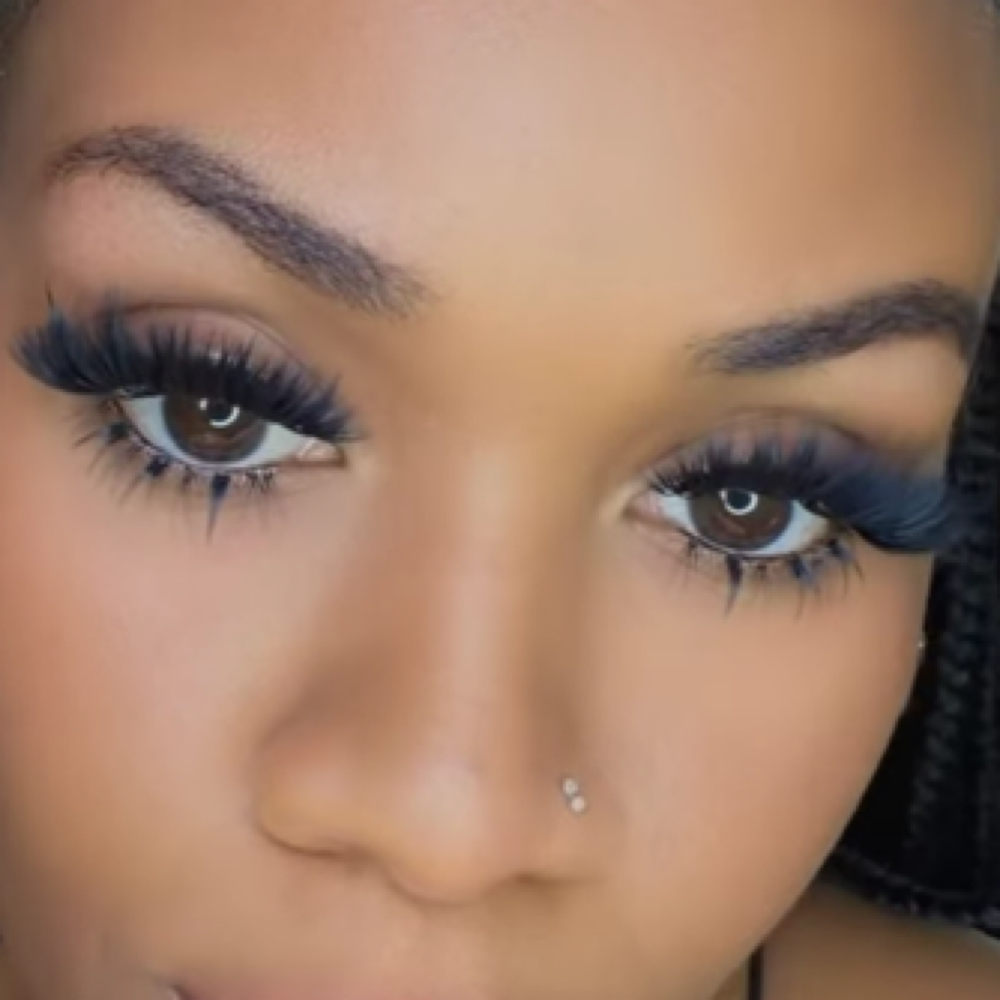 Wispy Spiked Cluster Set at Bee Glam Society in Houston, TX