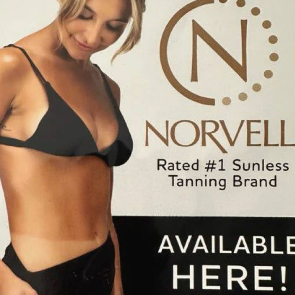 Full-Body Spray Tan at Mile High Wax Bar in Denver, CO