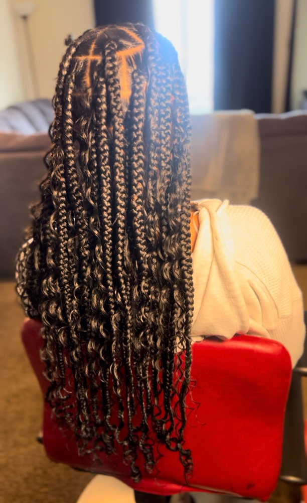 Large Knotless at Hair By La in Akron, OH