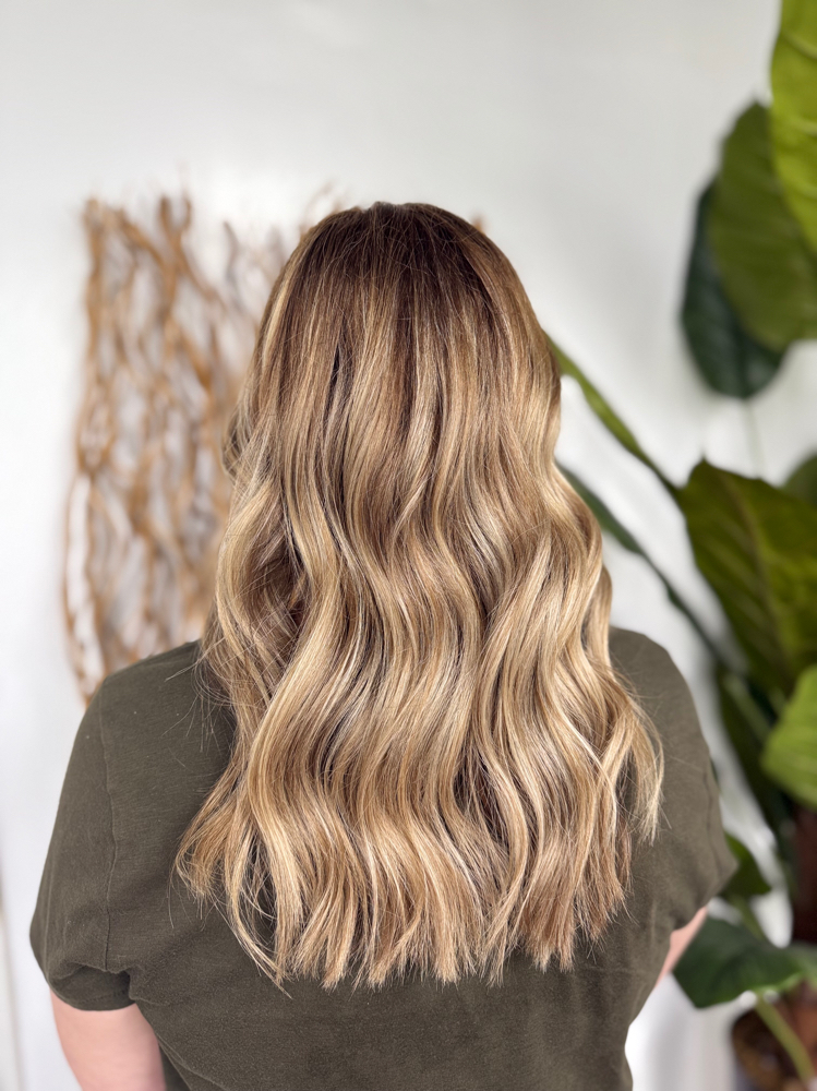 Root Retouch And Toner at Locks N Lemmons in Johnstown, CO