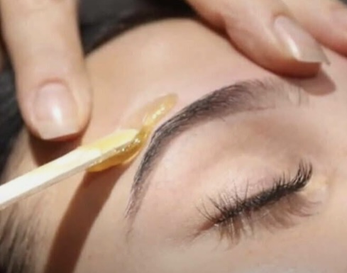 Brow Shaping And Lamination