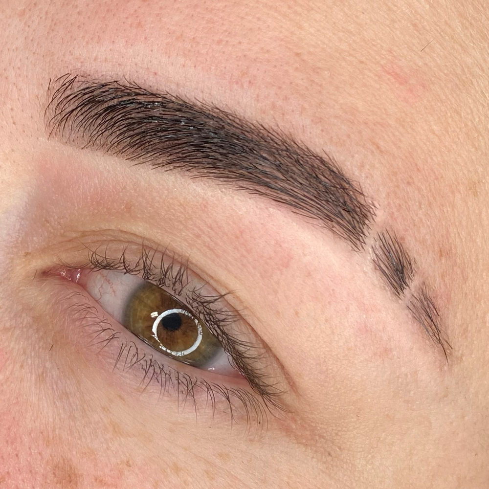 Brow Shaping w. Tint + Slit