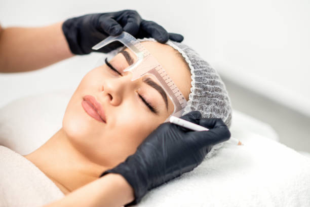 Eyebrows Clean up : Waxing/Tweezer