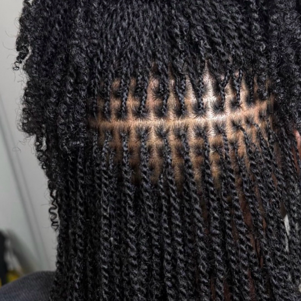 Short Locs Interlocking at TwistedSistaLLC. in Kahului, HI