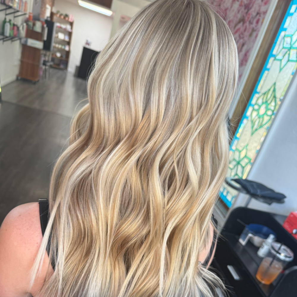 The Luxe at Bombshell Beauty Salon in Redmond, OR