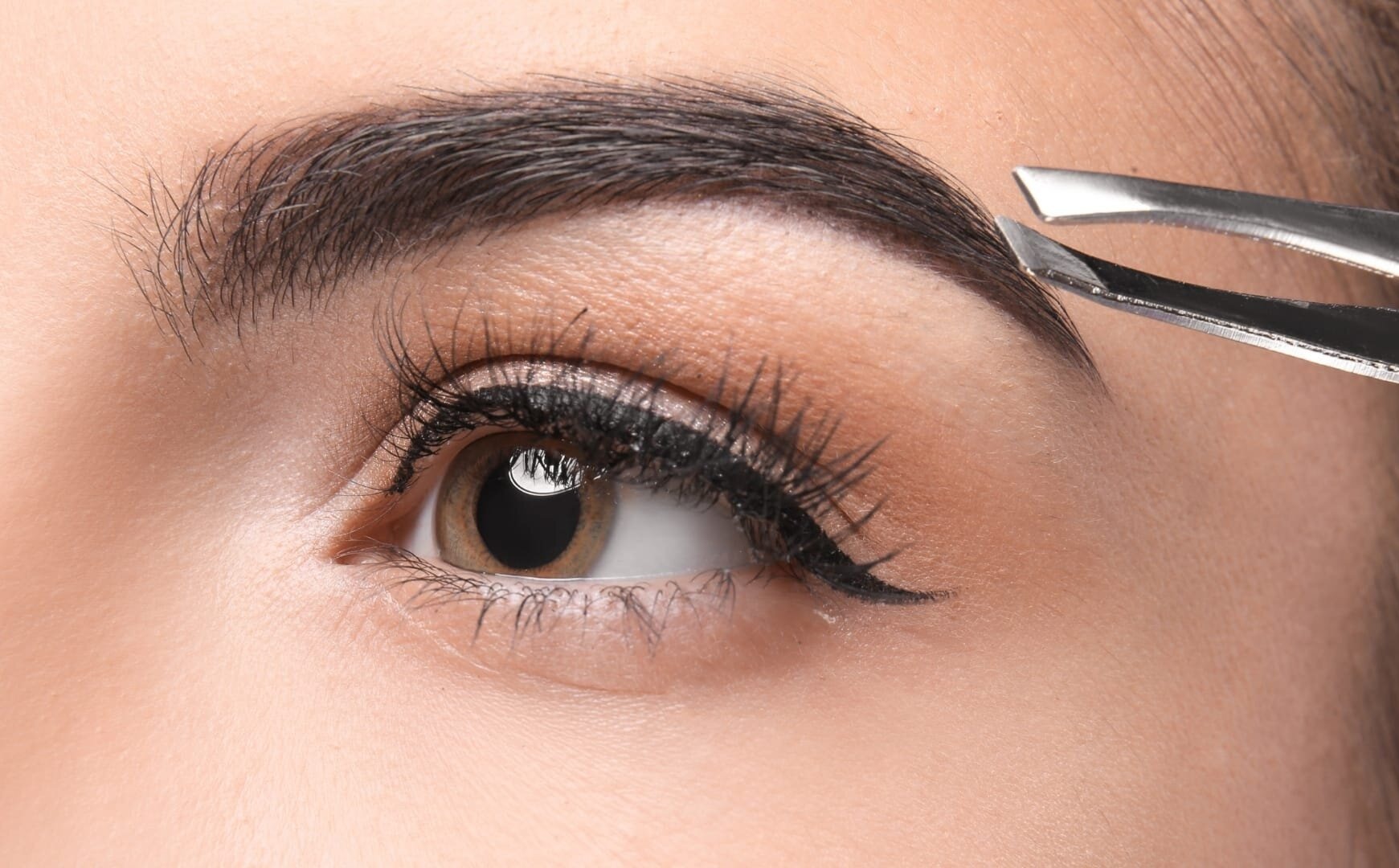 Eyebrow Tweeze (Add-on)