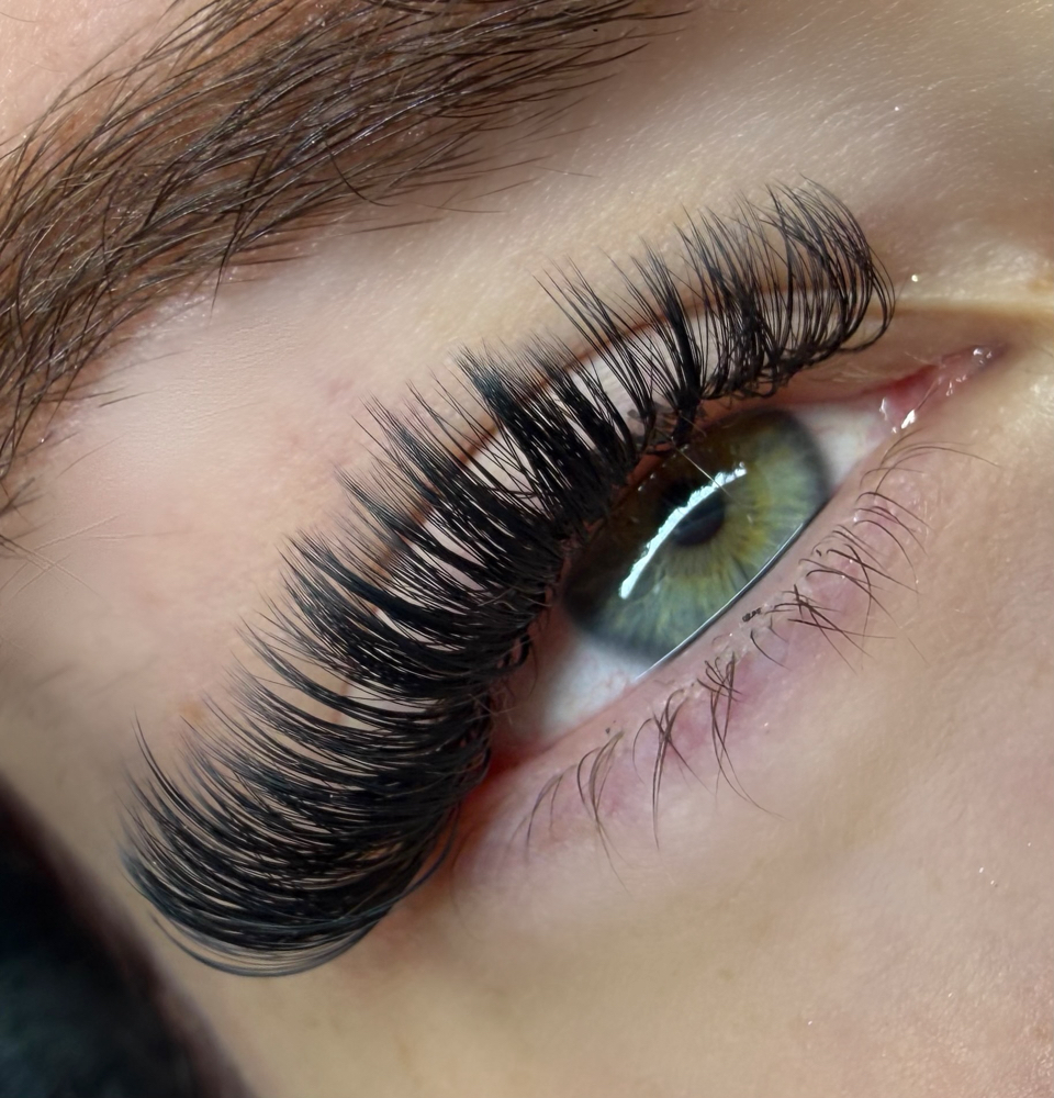 Full Set Of Lashes