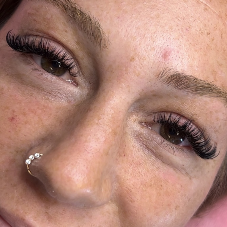 Full Set Of Lashes