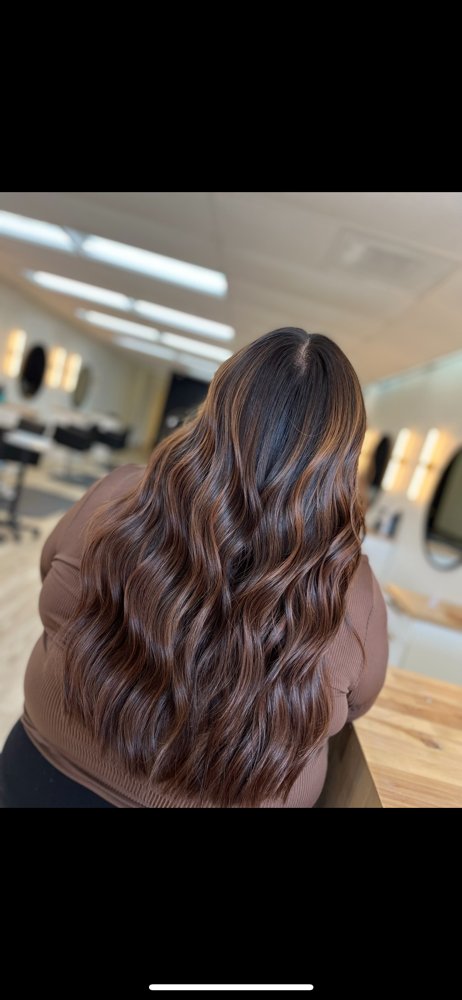 Dimensional Brunette at Lavish Beauty Parlour in Stockton, CA