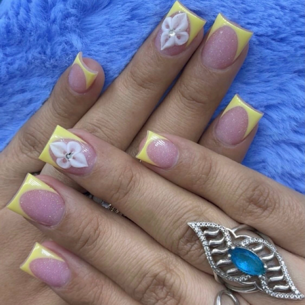 X-Short Acrylic Nails at P.S. Beauty in Dekalb, IL