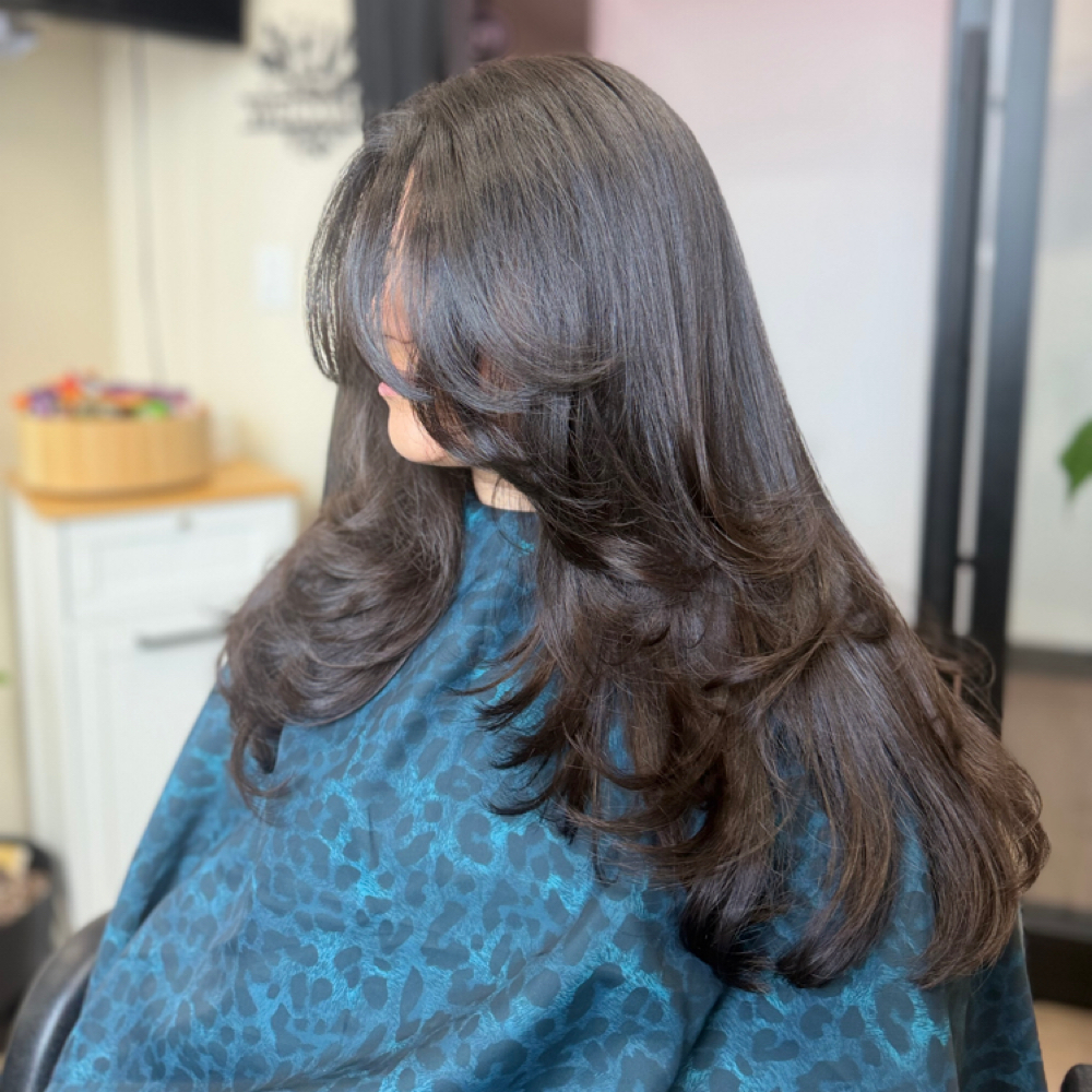 Full Service Women Haircut at JR HairStudio in Cudahy, CA