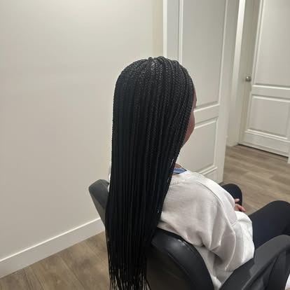 Small Knotless at The Braid Experience in Loris, SC