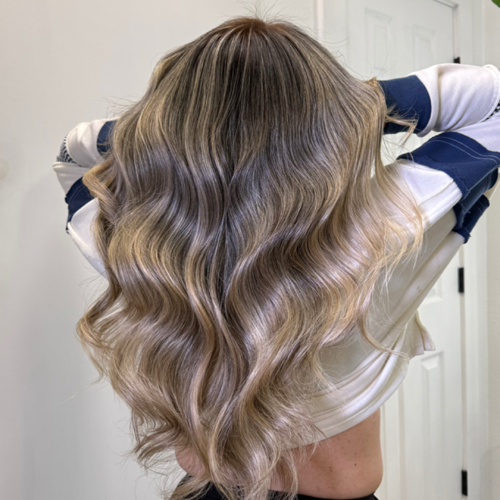 Blonding at Bella Vida Beauty Salon in Nacogdoches, TX