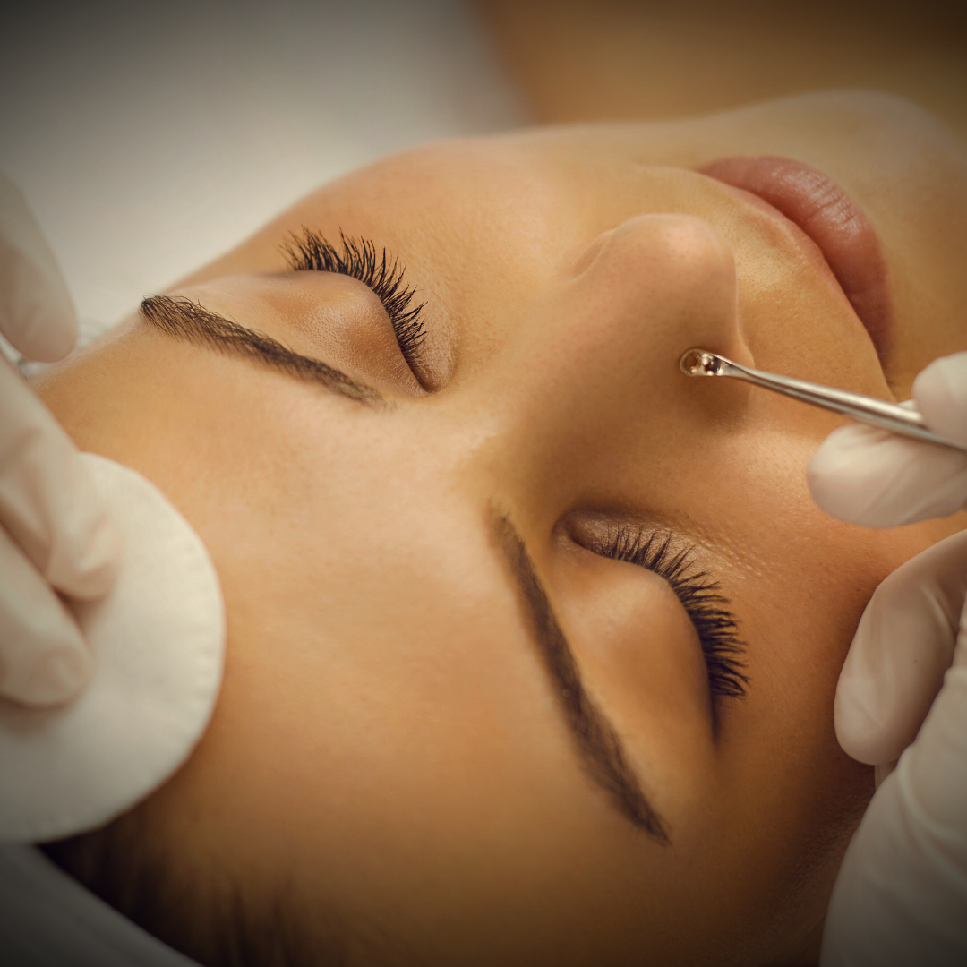 Clarifying Detox Facial