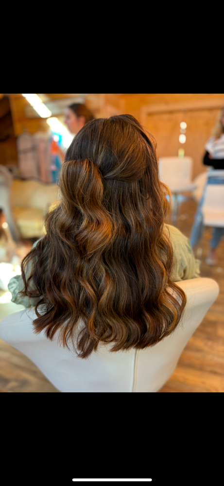 Flowergirl/junior Brideamaid Hair