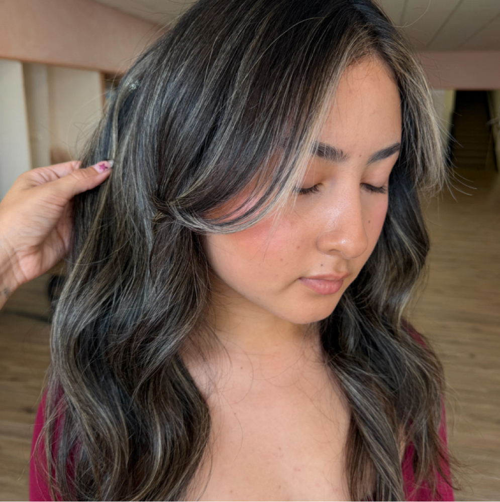 Express Foil at Wildflower Beauty Salon in Sinton, TX