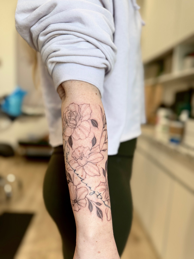 Fine Line Tattoo (6-7 hours)