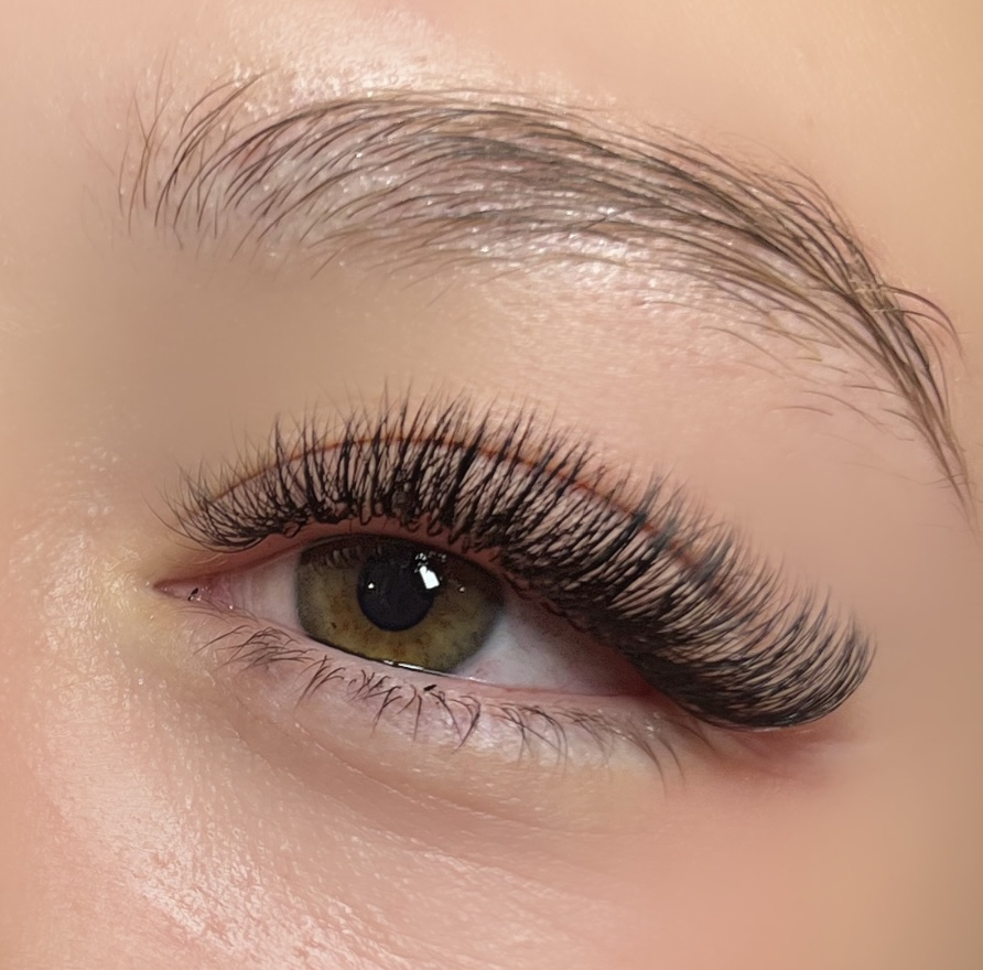 Full Set Hybrid Lash Extensions