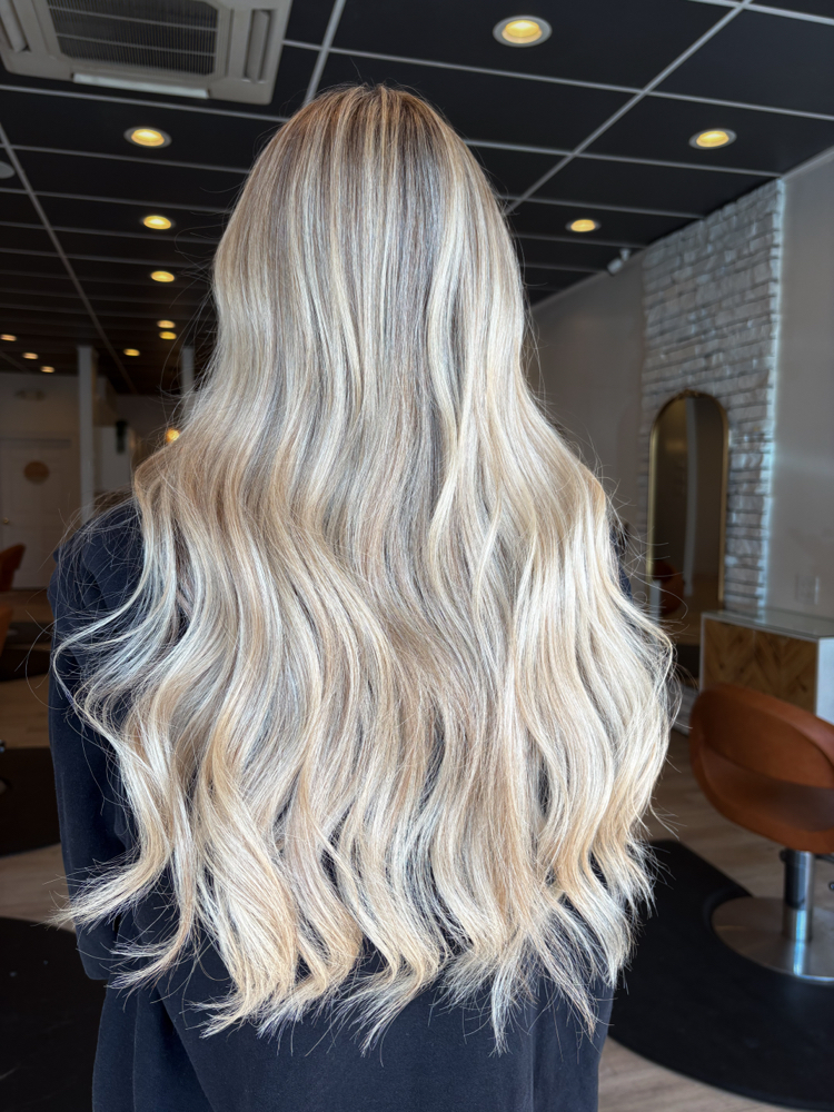 THE FULL BLONDE 🥥