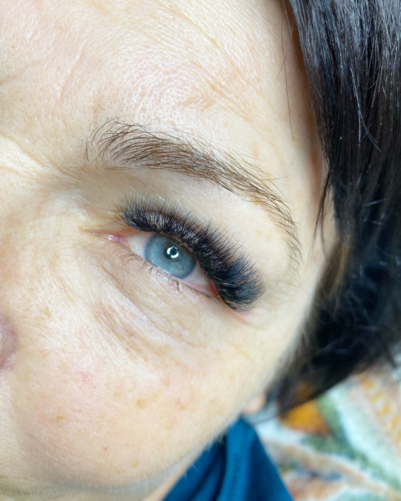 Hybrid Lash Extensions at Bellissima Lounge & Lash in Hagerman, ID