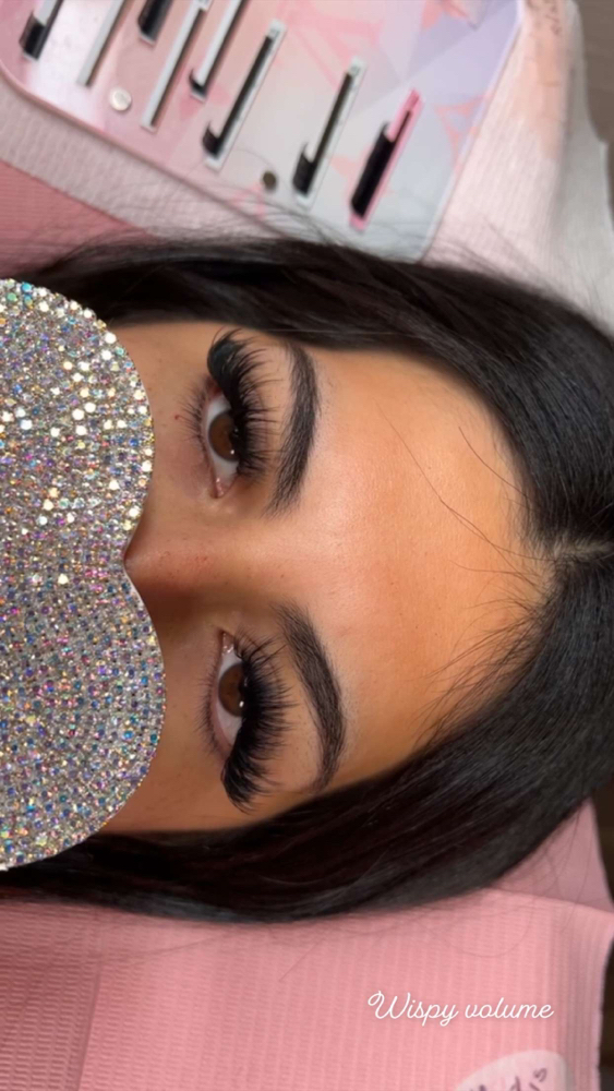 Mega Volume Wispy Full Set