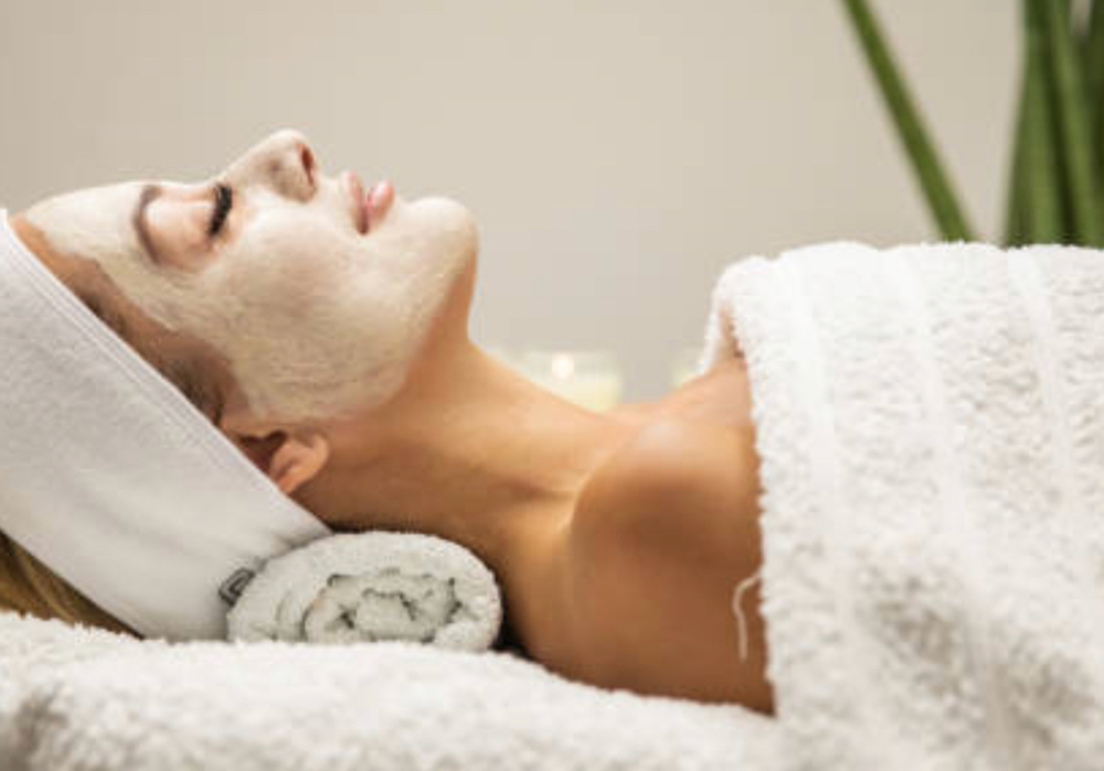 Exclusive Luxury Facial & Paraffin