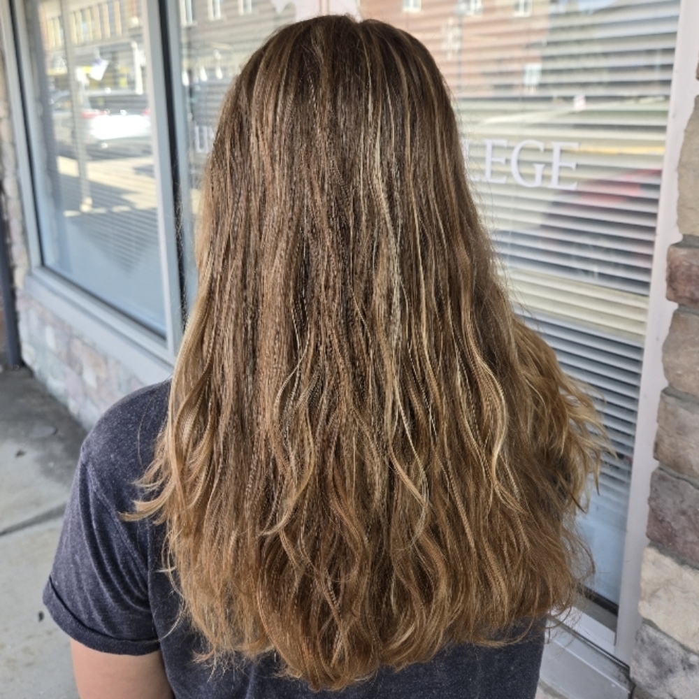 Toner/Gloss at Hola Hermosa in Lyons, IN