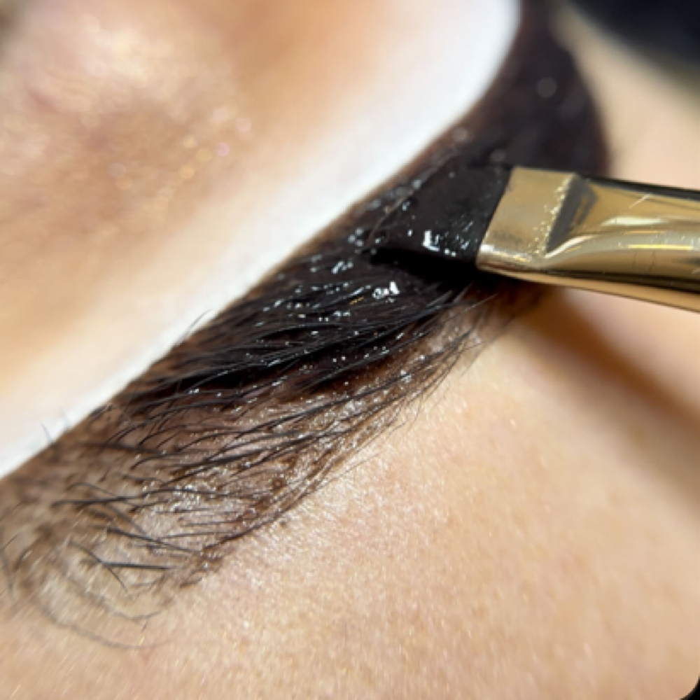 Brows Tint & Wax at VMT Beauty Bar in Pottstown is, PA