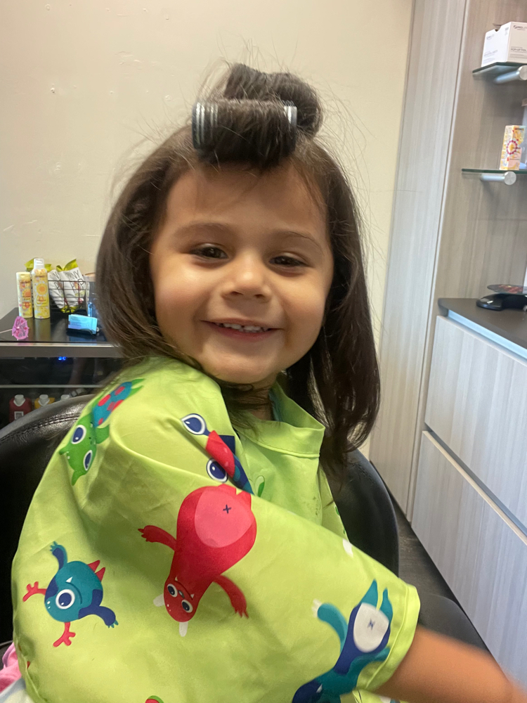 CHILD HAIRCUT (up to 10 Yrs)