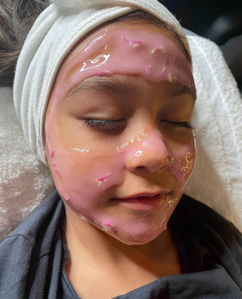 The Alora Jr Pamper Facial