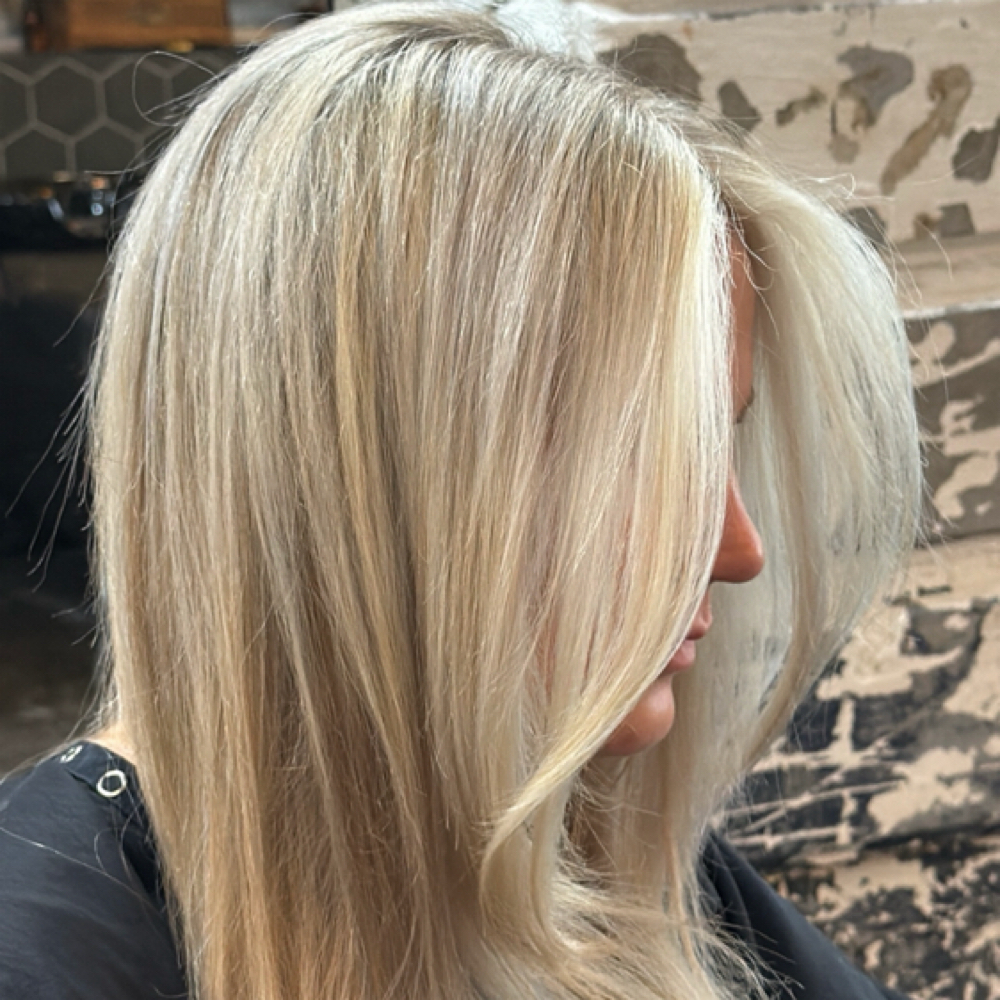 Full highlight at Hair by Avery in louisville, KY