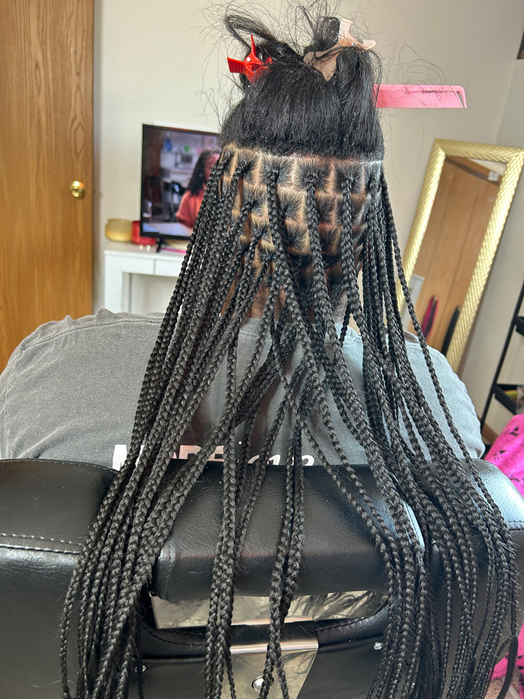 Mid-Back Smedium knotless at J.Dastylist Braiding & More in Morgantown, WV