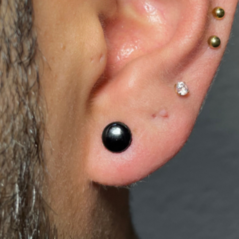 Large Gauge Lobe Consulation at Piercedbyrayo in Clovis, CA