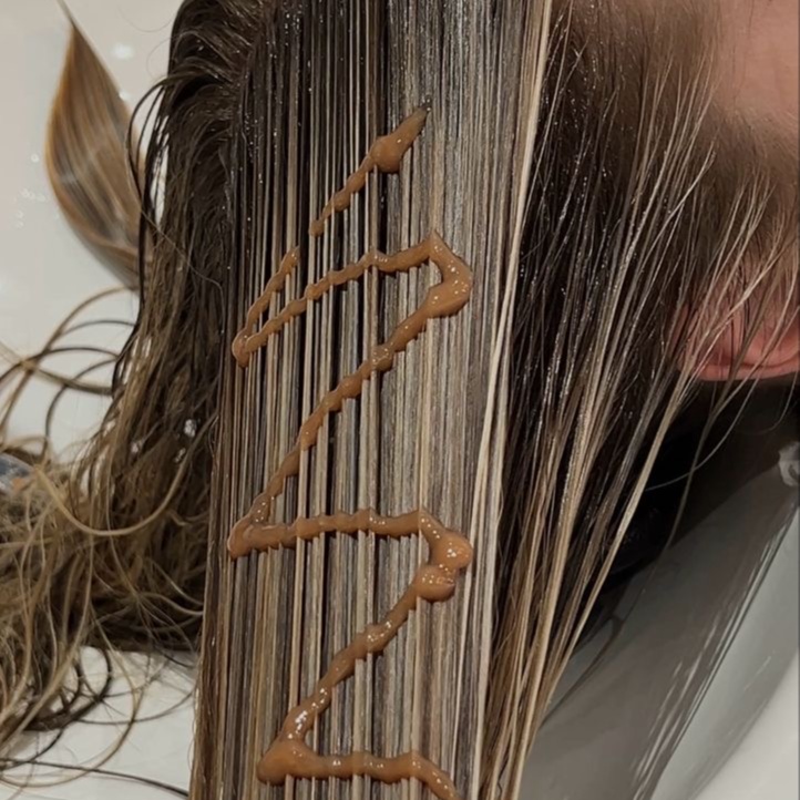 Gloss Without Blowdry at Brittany Honigschmidt in Clermont, FL