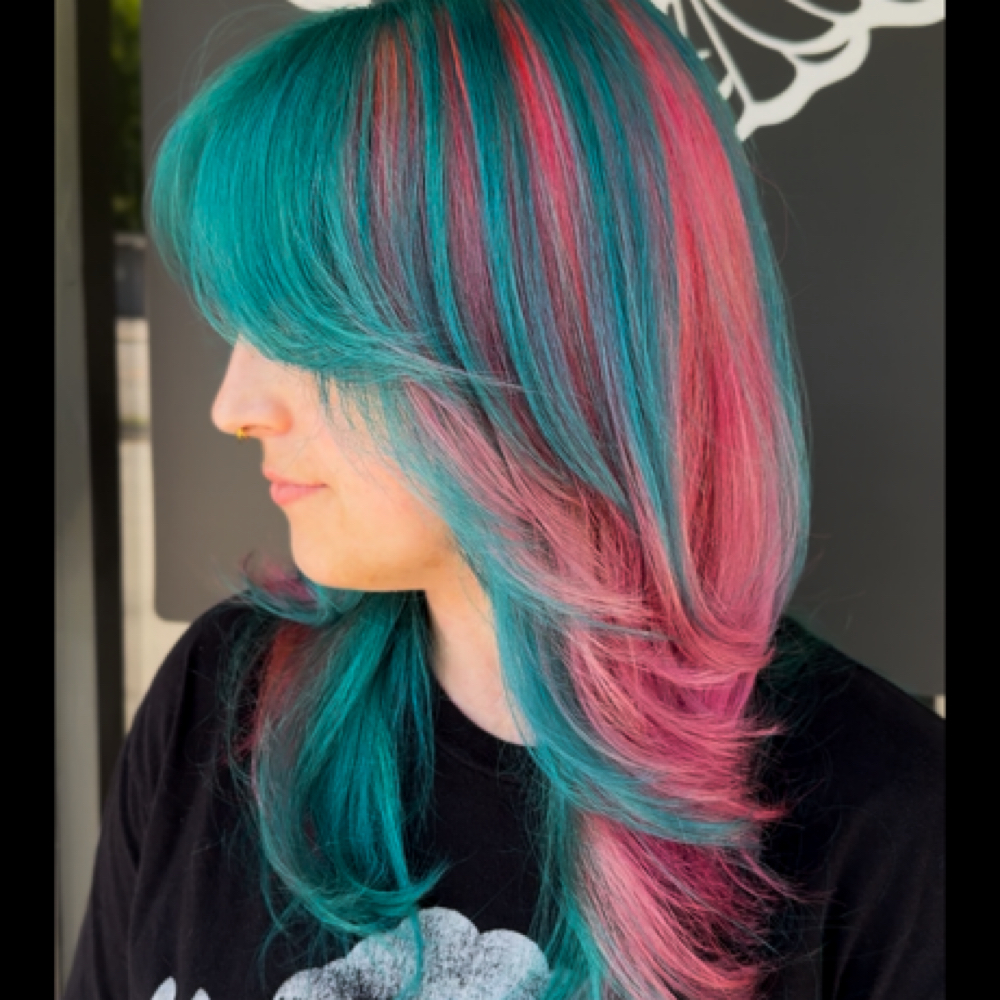 Sharp Finish (add-on cut)🍃 at DARKBAR Salon in Knoxville, TN