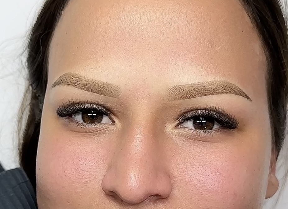HYBRID EYELASH EXTENSIONS