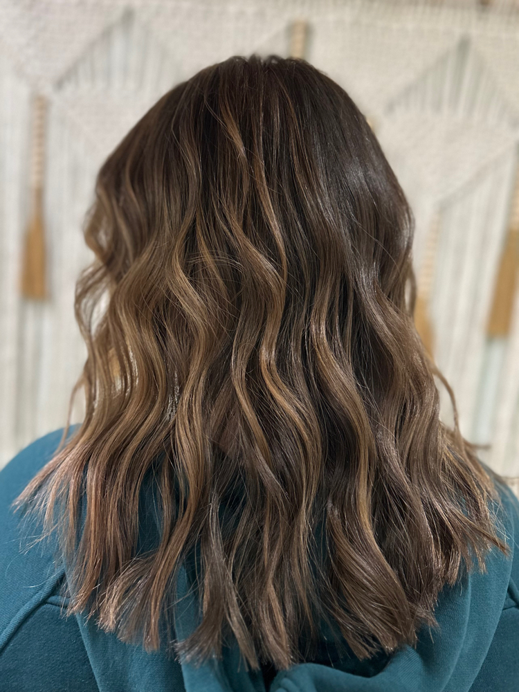 Mini Touch Up at KJ HAIR STUDIO in LAKE STEVENS, WA
