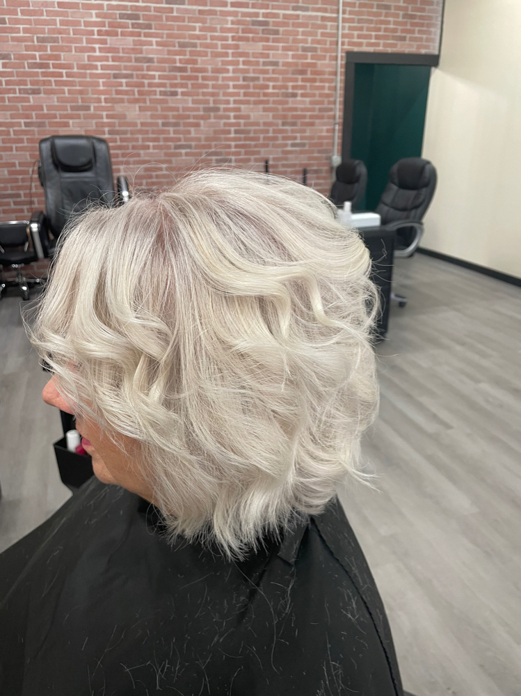 Scalp Bleach Root Retouch