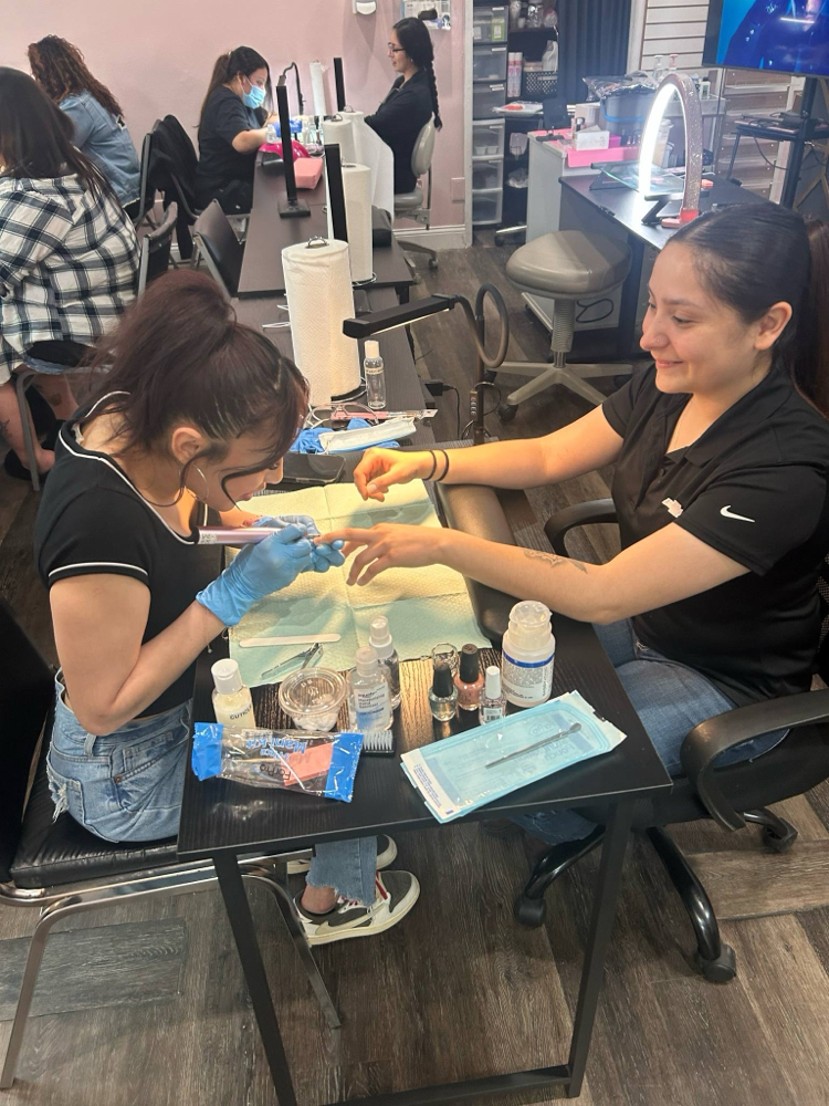 MANICURE